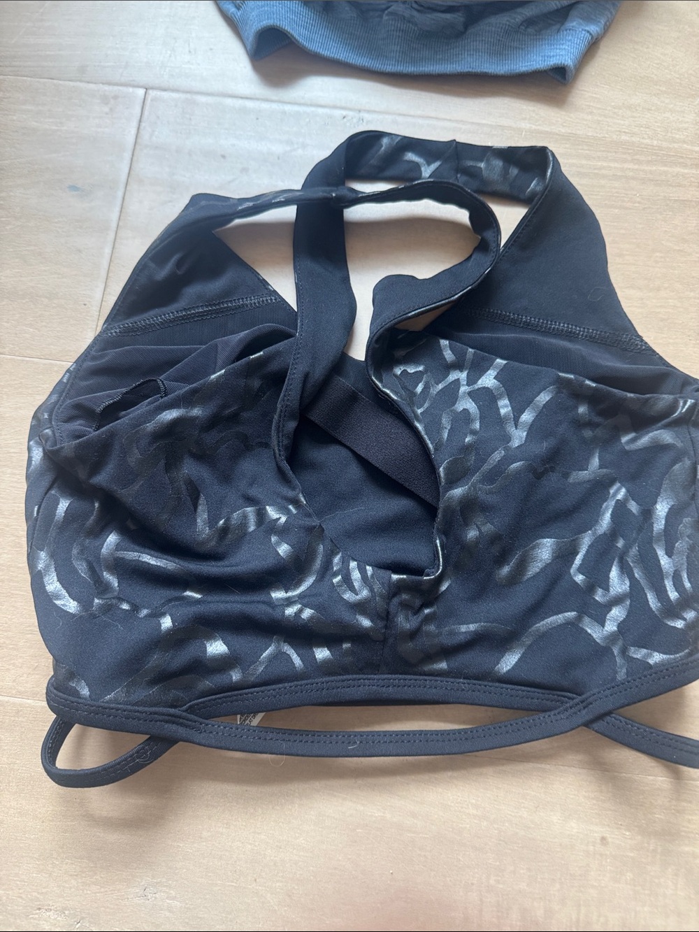 Lot of 6: lululemon athletica Tanks 4 built in bra, athleta bra xs, VS bra 32c - Picture 9 of 11